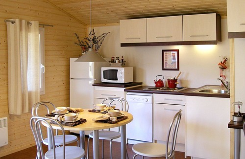 Beynat House | Lovely apartment in villa for 6 people with WIFI, pool, TV, terrace and pets allowed
