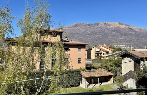 Dervio Villa | Lovely apartment in villa for 6 people with WIFI, A/C, TV and patio