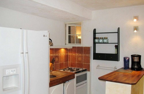 Vence Villa | Lovely apartment in villa for 4 guests with pool, WIFI, TV, terrace, pets allowed and parking