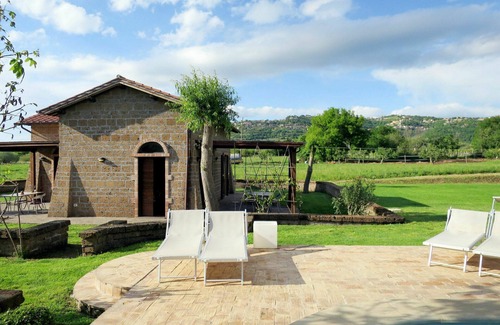 Montefiascone Villa | Lovely apartment in villa with pool, WIFI, TV, patio, pets allowed and panoramic view