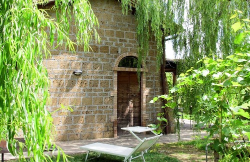 Montefiascone Villa | Lovely apartment in villa with pool, WIFI, TV, patio, pets allowed, panoramic view and parking