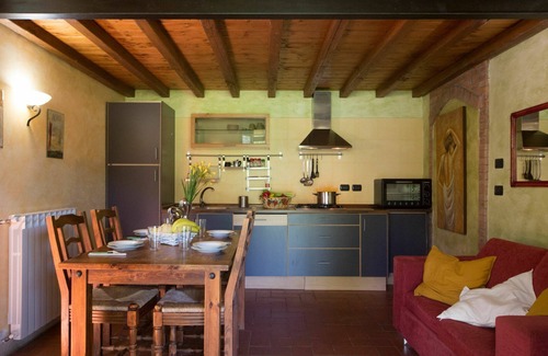 Montefiascone Villa | Lovely apartment in villa for 6 people with WIFI, pool, TV, patio, pets allowed and panoramic view