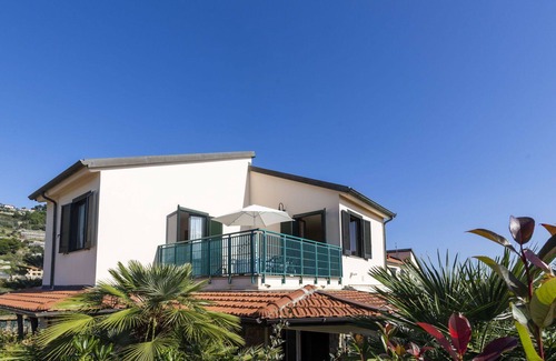 Piani-Ciapin Apartment | Lovely apartment for 6 people with WIFI, pool, TV, terrace and pets allowed