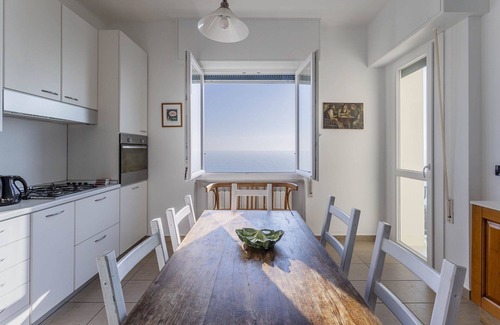 Pieve Ligure Apartment | Lovely apartment for 8 guests with WIFI, A/C, TV, balcony and panoramic view, close to Portofino