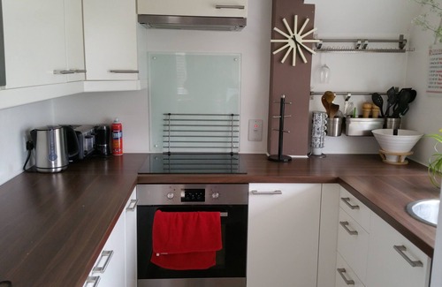 South Cerney Apartment | Lovely Apartment near Water Parks