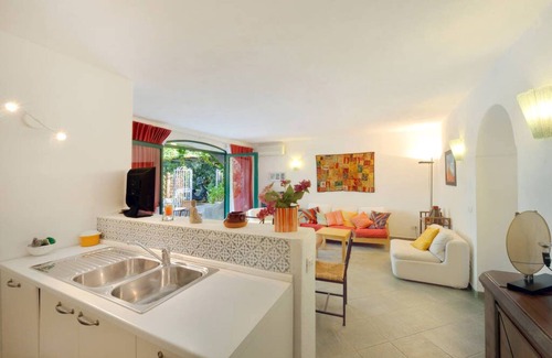 Lacco Ameno Villa | Lovely apartment near San Montano Bay and Negombo Thermal Park