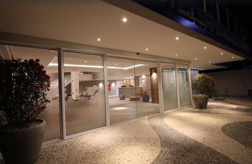 Passagem Apartment | Lovely apartment, with parking space, in a prime area of Cabo Frio.