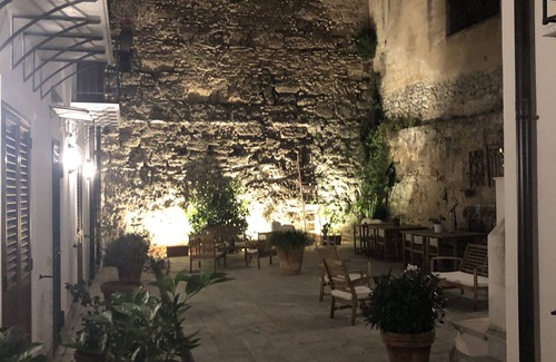 Albergheria Apartment | Lovely Apartment with Patio