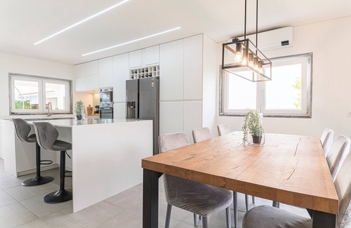 Corroios Villa | Lovely Aroeira Villa | 3 Bedrooms | Villa Martha | Pleasant Pool Area | Great.