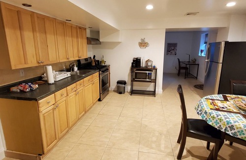 Elwood House | Lovely Basement with 2 Bedrooms and Kitchen