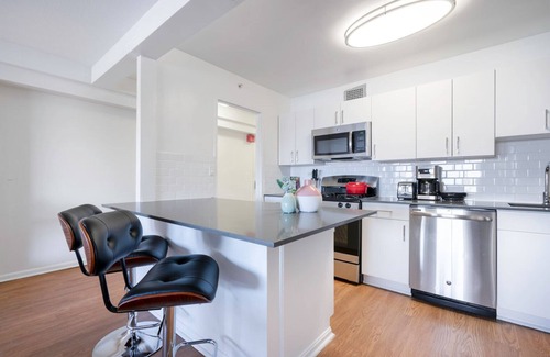 West End Apartment | Lovely Beacon Hill 2BR w/Great Views, Gym + Doorman by Blueground