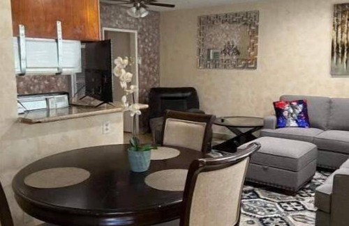 Del Rey Apartment | Lovely Berryman Ave Apartment