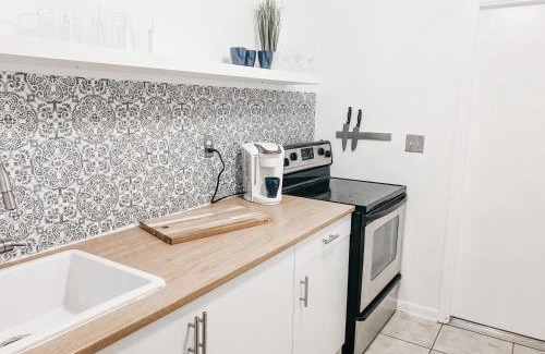 South Middle River Apartment | Lovely Bohemian Apartment