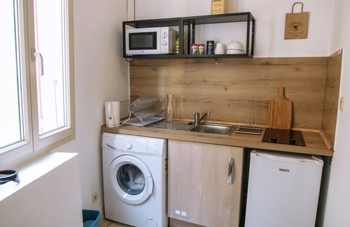 Manosque Apartment | Lovely Bright Studio in Manosque