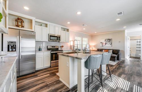 Broken Bow House | Lovely Broken Bow Cottage with Hot Tub and Fire Pit!