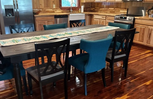 Shelbyville Cabin | Lovely cabin with AC in charming ShelbyvillenClose to Lake Toledo Bend.