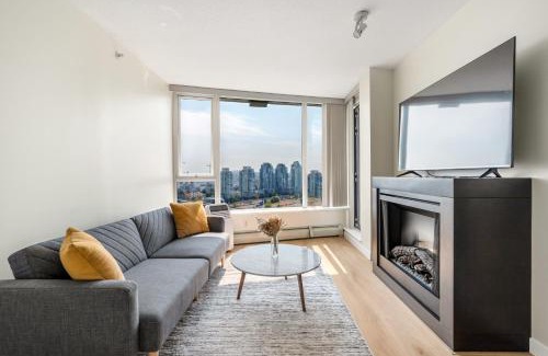 Crosstown Apartment | Lovely condo with amazing view