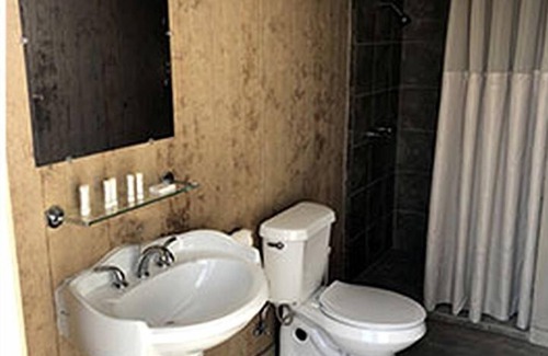 South Oklahoma City House | Lovely Conestoga-Style Covered Wagon for Glorious Glamping on Farm in Oklahoma