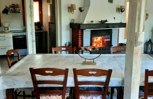 Langatte Ski Chalet | Lovely cottage at stock pond