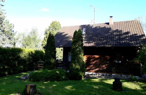 Langatte Ski Chalet | Lovely cottage at stock pond