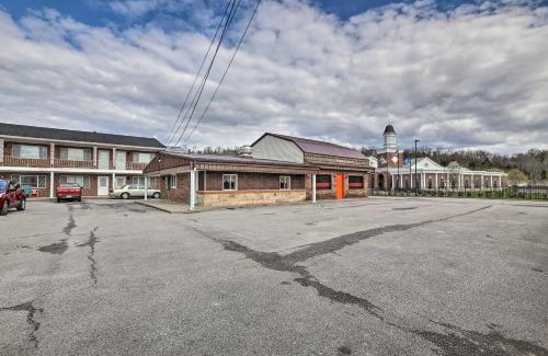 Falmouth Apartment | Lovely Couples Escape in Northern Kentucky!