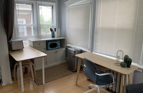 Squirrel Hill South House | Lovely, cozy Beacon guest suite with portable kitchen in Squirrel Hill