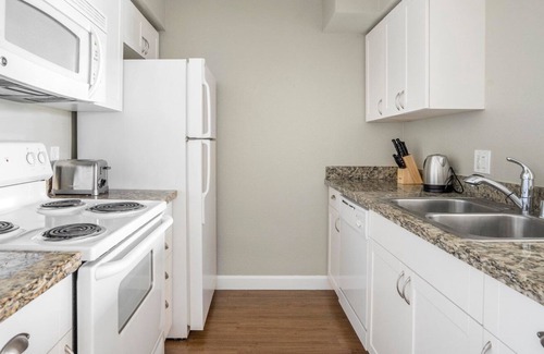Cupertino Apartment | Lovely Cupertino 1BR w/ Gym & Pool, near Apple & Google, by Blueground