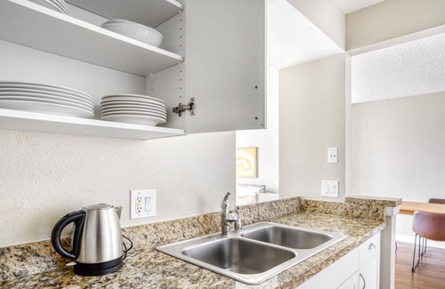 Cupertino Apartment | Lovely Cupertino 1BR w/ Gym & Pool, near Apple & Google, by Blueground