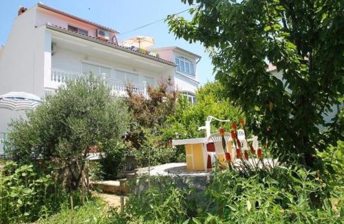 Palit Apartment | Lovely Daisy apartment