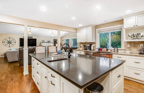 Tolovana Park House | Lovely dog-friendly home with gourmet kitchen, firepit, & washer/dryer