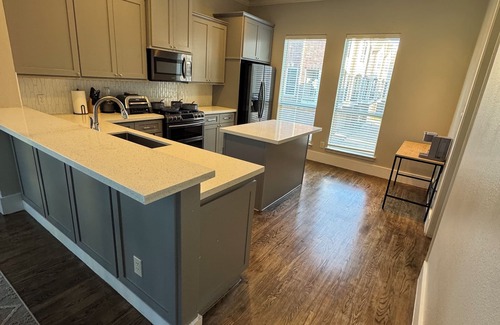 South Central Houston Condo | Lovely Downtown 4 story condo