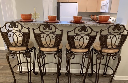 Miramar Apartment | Lovely Elegant 2 Bed 2 Bath in Miramar