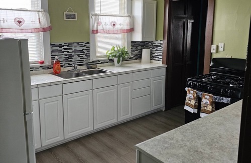 South Chicago Heights Apartment | Lovely family and pet friendly apartment in South Chicago Heights