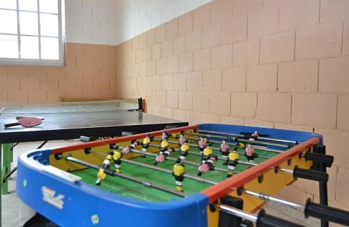 Friedrichsfeld House | Lovely Farmhouse in Friedrichsfeld with Garden