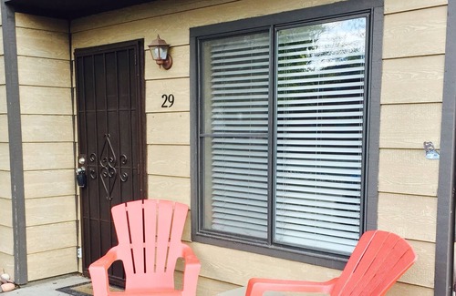 Flagstaff Condo | Lovely Flagstaff apartment in the center!