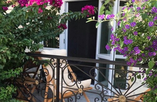 Gulluk Apartment | Lovely Flat near Sea with Shared Pool in Milas