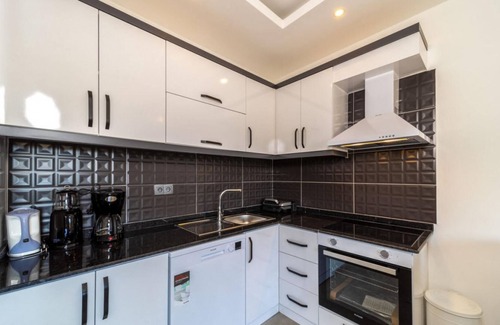 Kargicak Apartment | Lovely Flat with Shared Pool and Balcony in Alanya