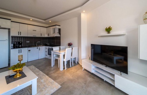 Kargicak Apartment | Lovely Flat with Shared Pool and Balcony in Alanya