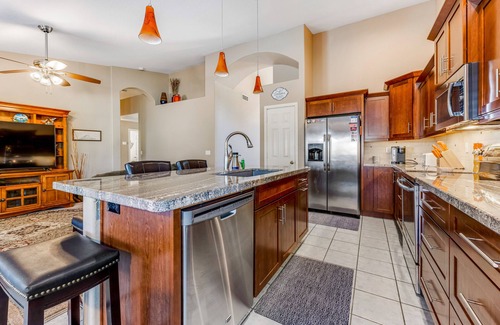 Cottonwoods Crossing House | Lovely getaway with private pool, putting green & desk
