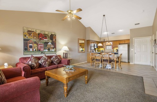 Branson West Condo | Lovely Golf Condo in a Gated Community near Silver Dollar City