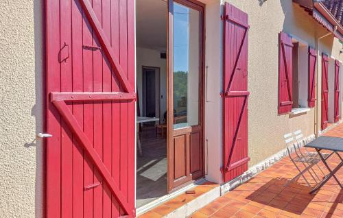 Nanteuil-en-Vallee House | Lovely Home In Nanteuil-En-Vallée With Wifi