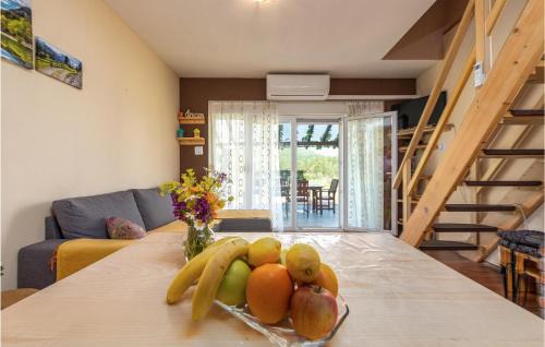 Gracac House | Lovely Home In Kunovac Kupirovacki