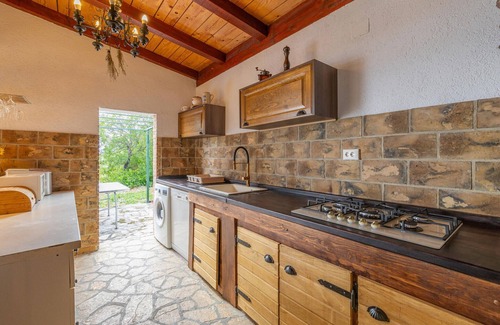 Senj House | Lovely home in Jablanac with WiFi
