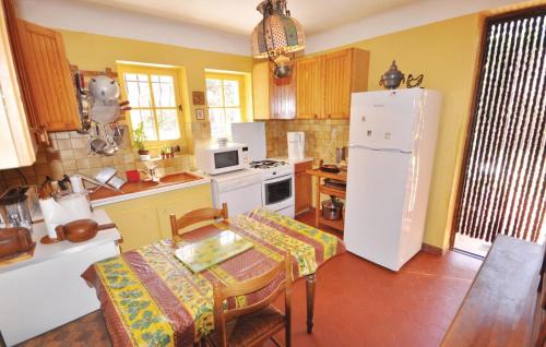 La Garde House | Lovely Home In La Garde With Kitchen