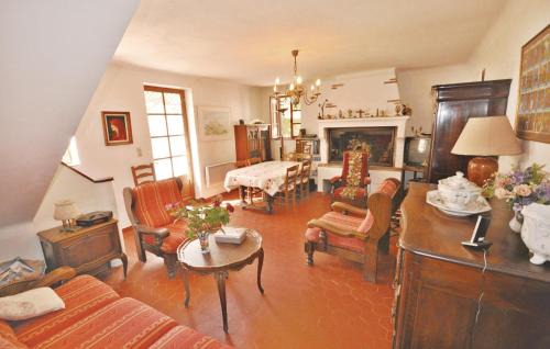 La Garde House | Lovely Home In La Garde With Kitchen