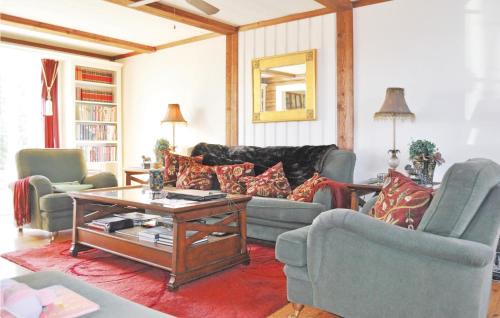 Mellerud House | Lovely Home In Mellerud With Kitchen