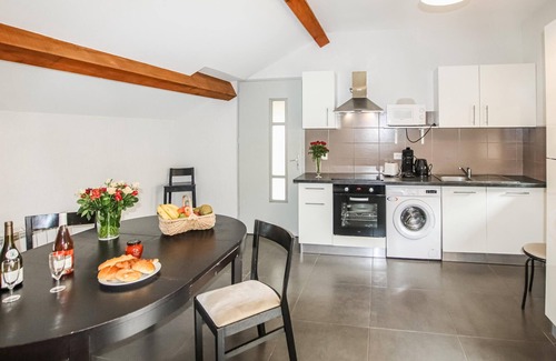 Privas House | Lovely home in Privas with sauna