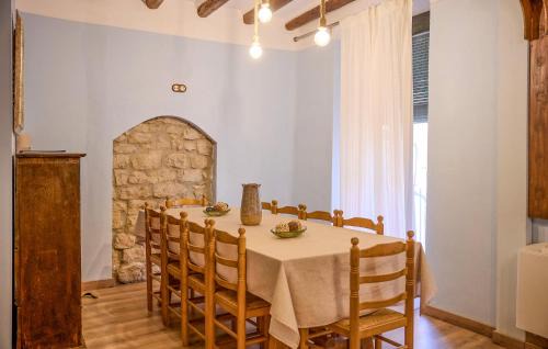 El Vilosell House | Lovely Home In Vilosell With Wifi