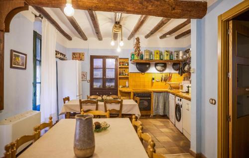 El Vilosell House | Lovely Home In Vilosell With Wifi