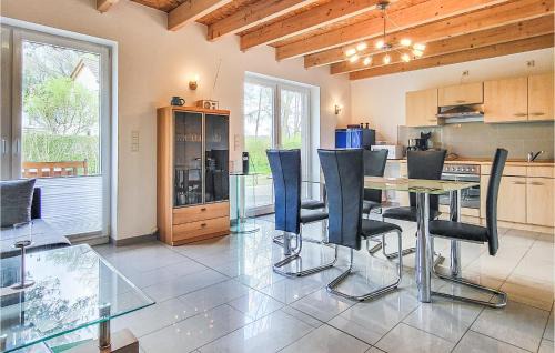 Muritz House | Lovely Home In Wittstock With Kitchen